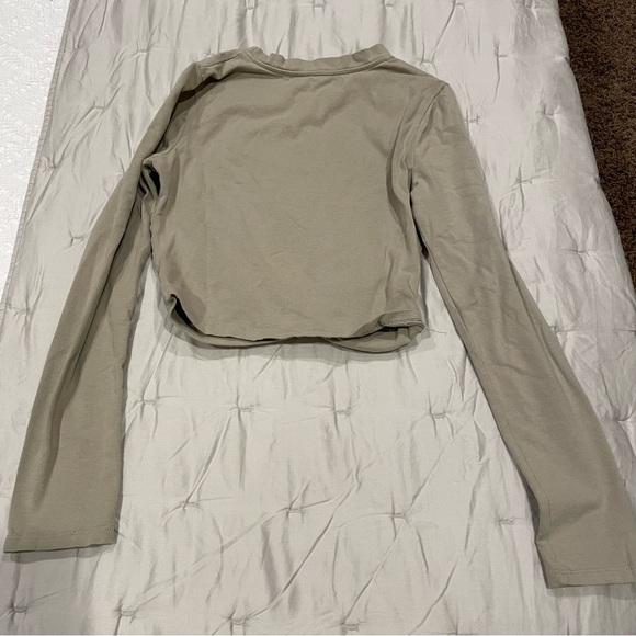 Lush Crop Long Sleeve - Picture 3 of 3